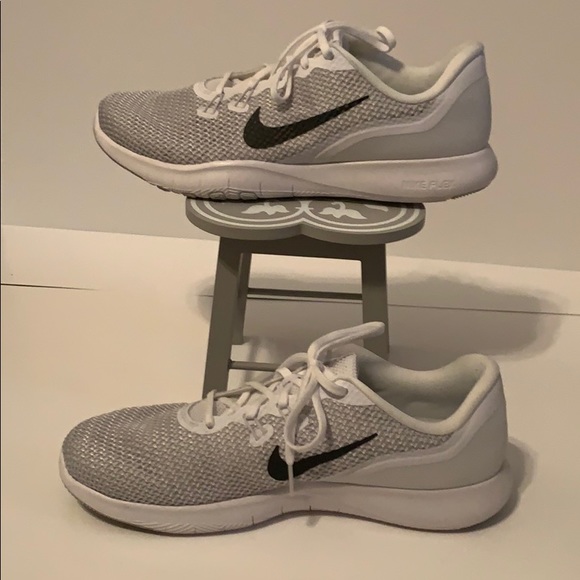 Nike shoes - Picture 3 of 7